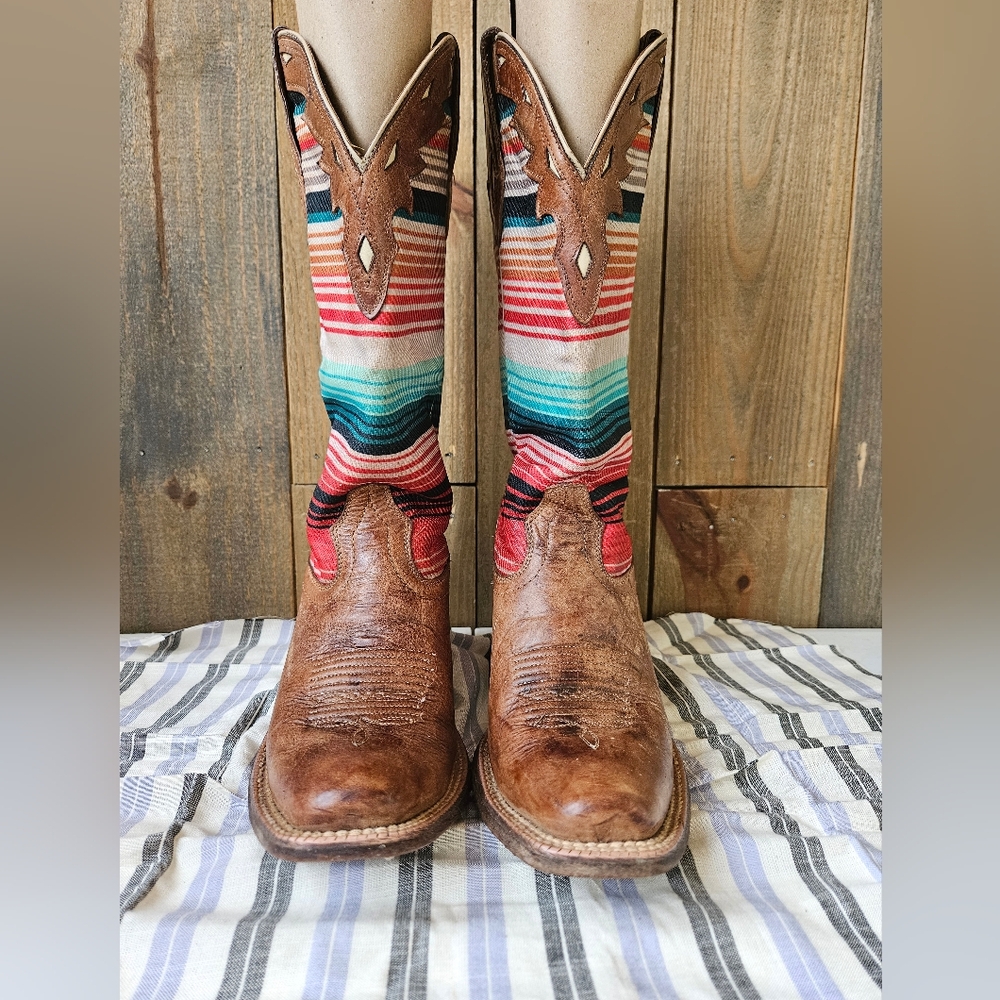 Ariat distressed boots size 7